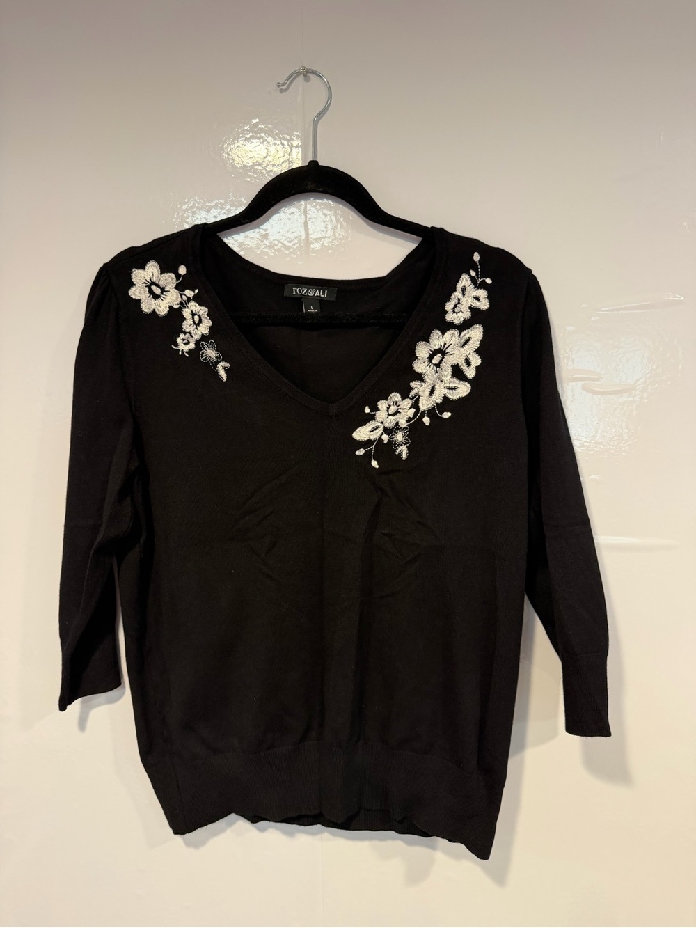 Black V-Neck‎ Roz & Ali Sweater with White Floral Embroidery